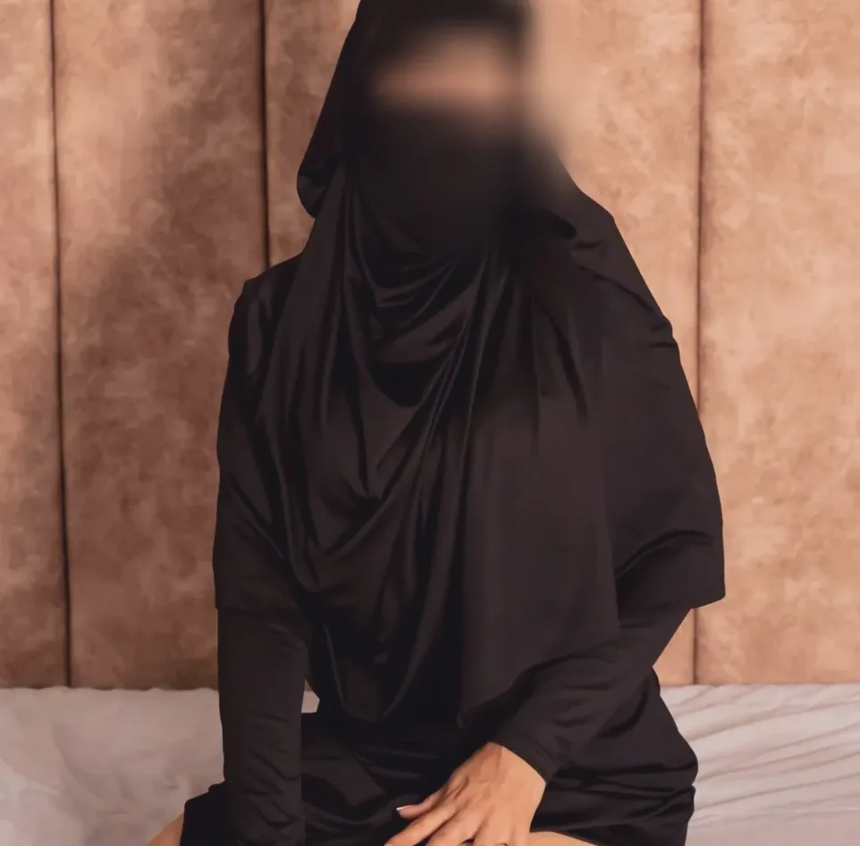 Layla, 35
