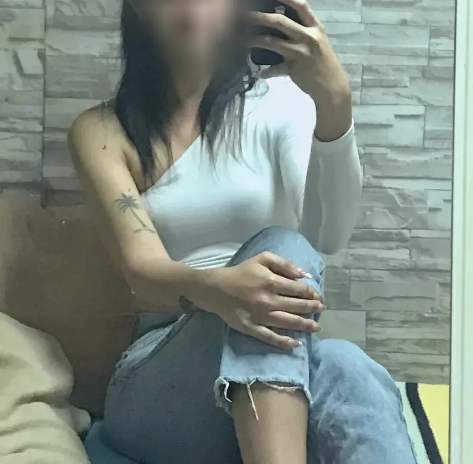 Zainab, 32